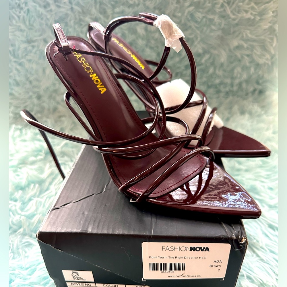 Live Shoe Auction Fashion Nova Size 7